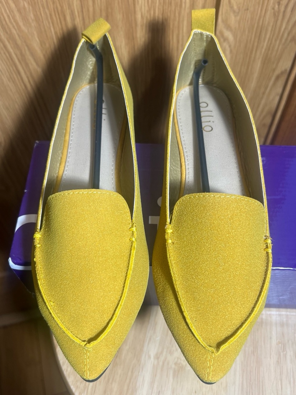 Ollio Yellow Pointed-Toe Slip-On Loafers